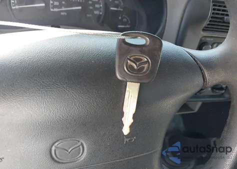 2000 Mazda B3000 Se/Sx z USA, uszkodzony, nr VIN 4F4YR12V1YTM25574